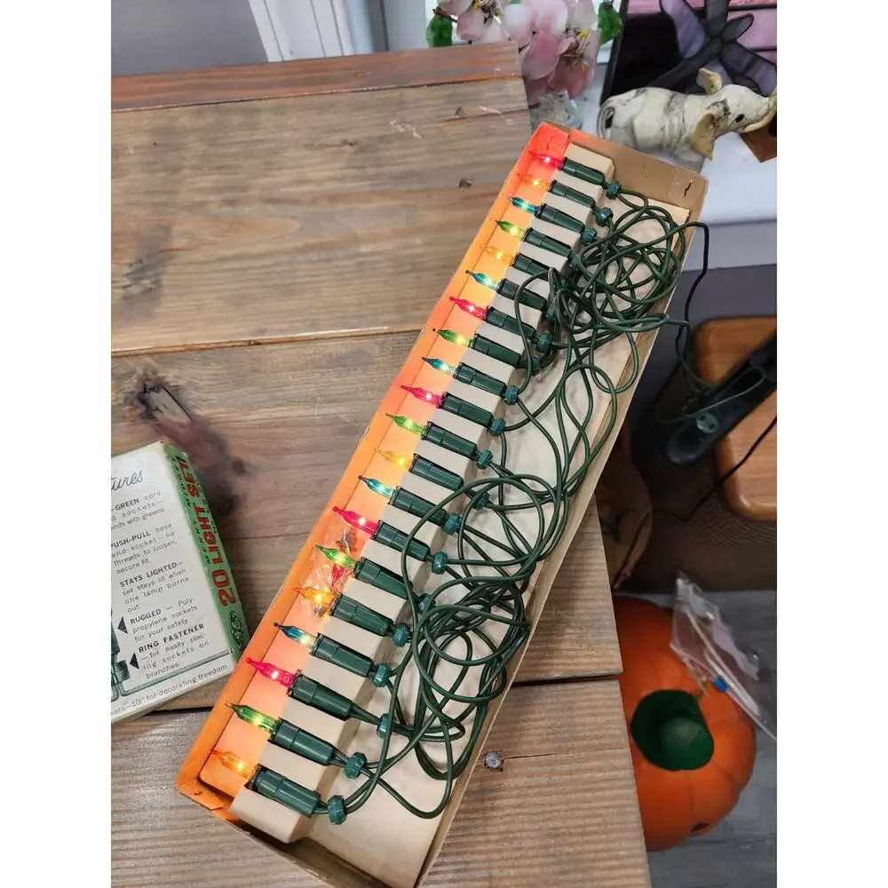 VTG GE Merry Midget Christmas Lights Set Of 20 Tested 2 Packages 40 Lights Used